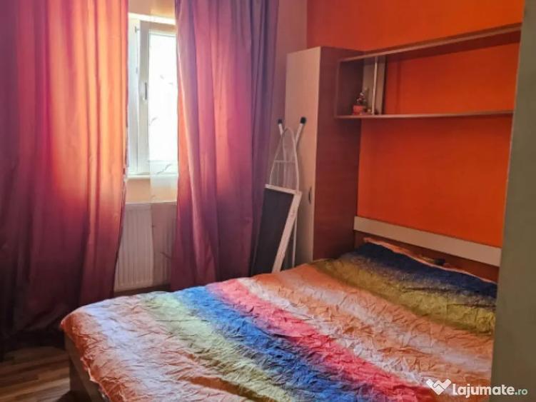Casă cu 8 camere cu Teren 166 Mp în Central