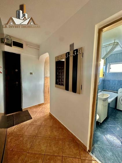 Apartament cu 2 camere semidecomandat în Soarelui