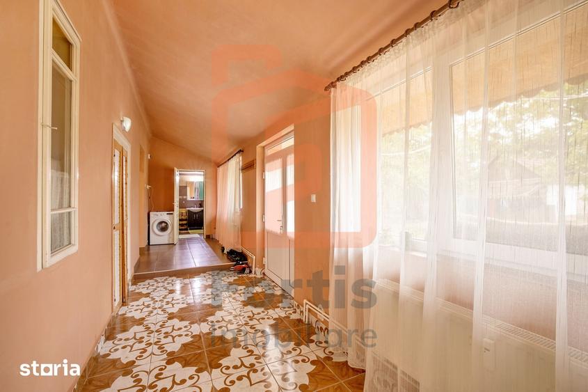 Casă cu 3 camere cu Teren 675 Mp în Roșiori