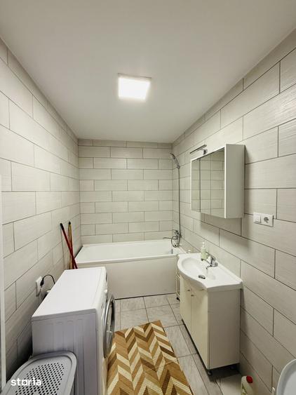 Apartament cu 3 camere semidecomandat, mobilat în Florești