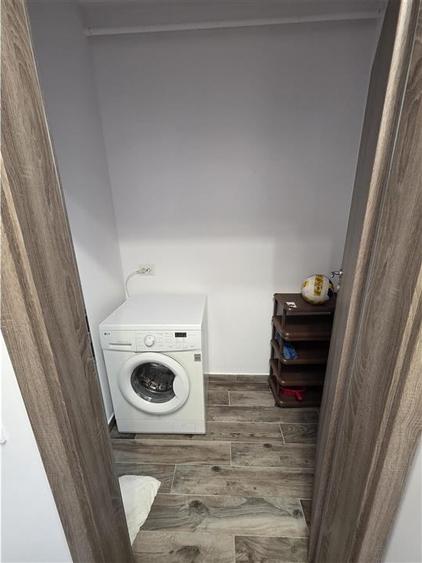 Apartament cu 2 camere decomandat, mobilat în Tractorul