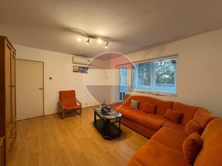 Apartament cu 2 camere semidecomandat, mobilat în Poltur
