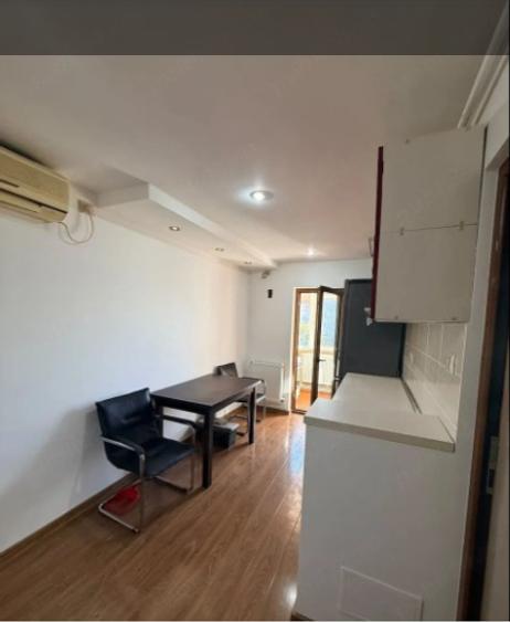 Apartament cu 2 camere decomandat în CET