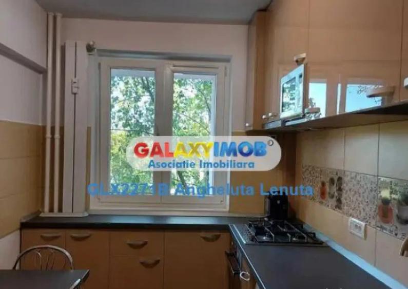 Apartament cu 3 camere semidecomandat, mobilat în Timișoara