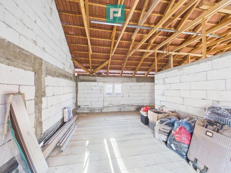 Casă P+E cu două apartamente, zona Drăgășani - 15