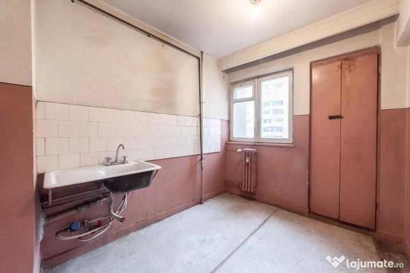 Apartament cu 3 camere decomandat în Nord
