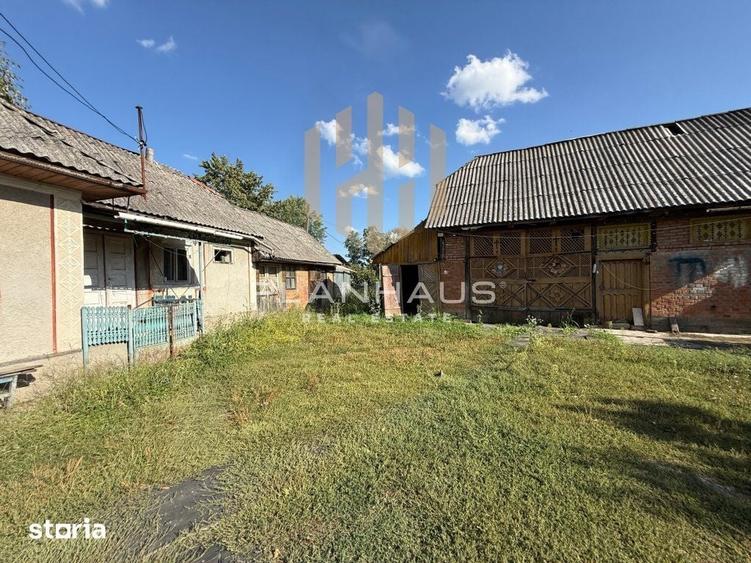 Casă cu 4 camere cu Teren 3800 Mp în Central