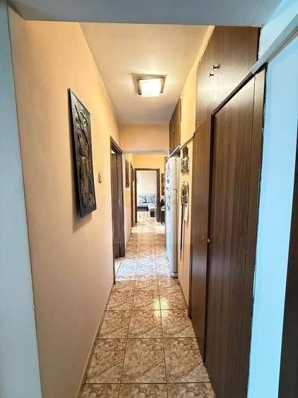 Apartament cu 3 camere decomandat, mobilat în Titulescu