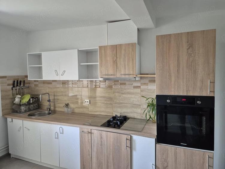 Apartament cu 3 camere decomandat în Lipovei
