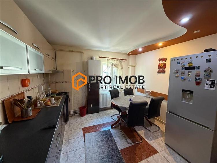 Apartament cu 3 camere decomandat, mobilat în 1 Decembrie
