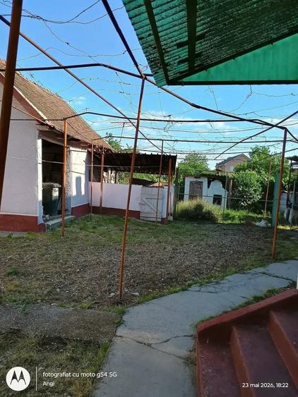 Casă cu 4 camere cu Teren 1300 Mp în Șicula
