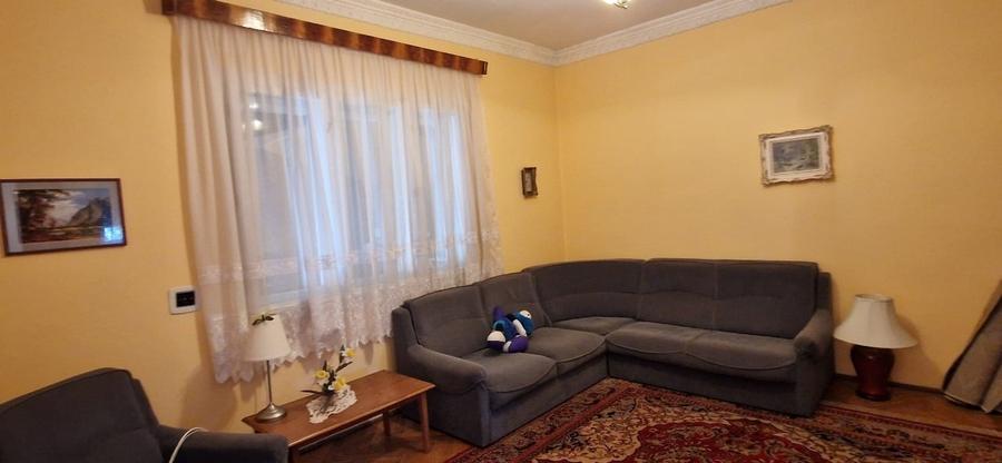 Casă individuală cu 5 camere cu Teren 2311 Mp în Leordina