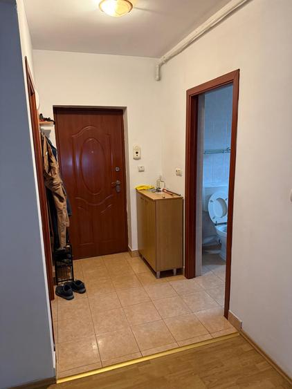 Apartament cu 3 camere decomandat în Florești