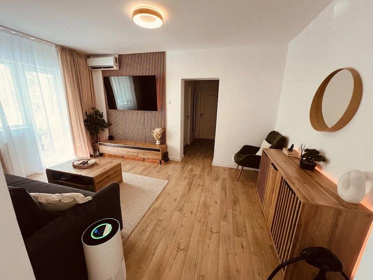 Apartament cu 3 camere semidecomandat în Nord