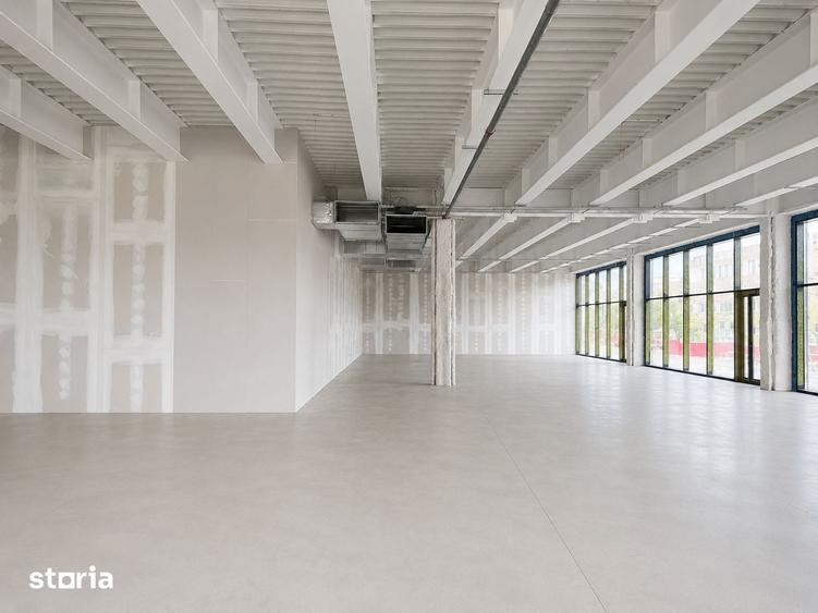 Spațiu comercial, de 260 mp, în Tractorul