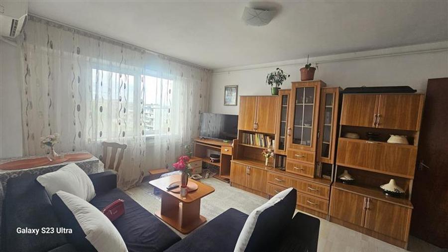 Apartament cu 2 camere semidecomandat în Berceni