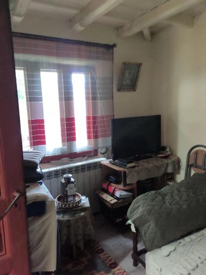 Casă cu 3 camere cu Teren 1800 Mp în Leiculești