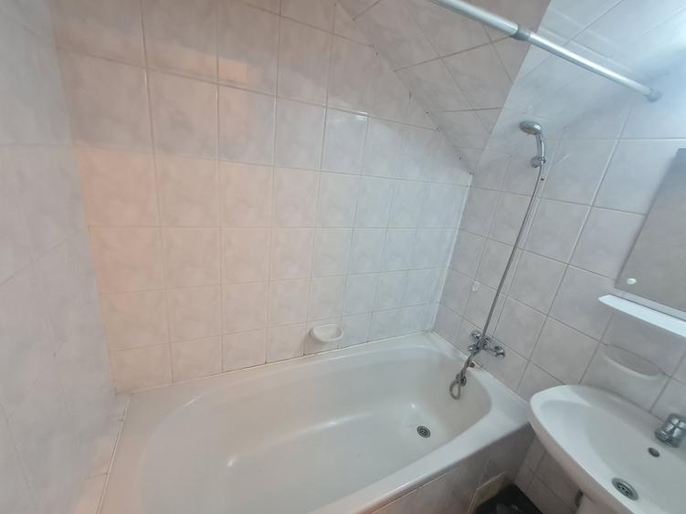 Garsonieră decomandată în Central