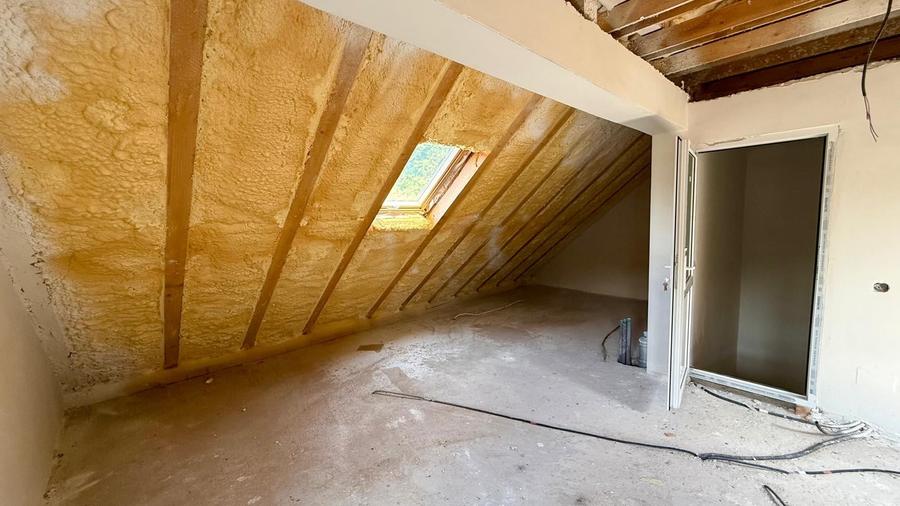 Duplex cu 5 camere cu Canalizare în Florești