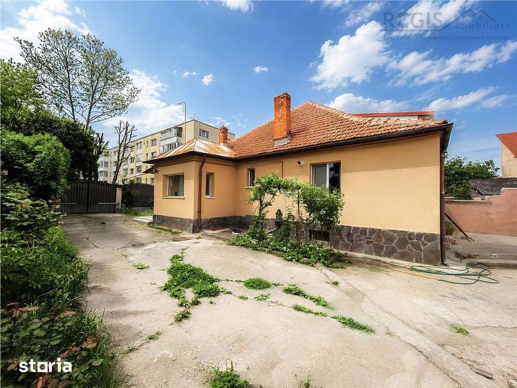 Casă cu 3 camere decomandat cu Canalizare în Florilor