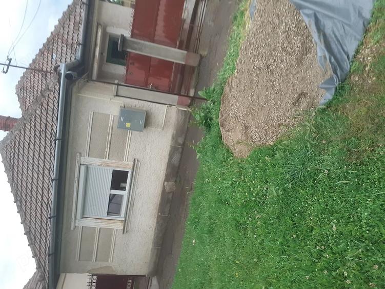 Casă cu 3 camere cu Teren 1500 Mp în Central
