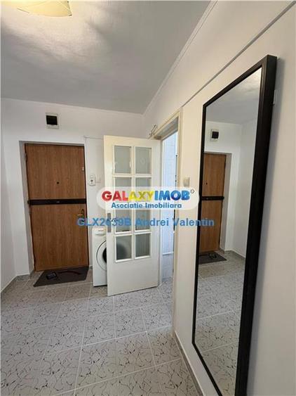 Apartament cu 3 camere semidecomandat, mobilat în Giurgiului