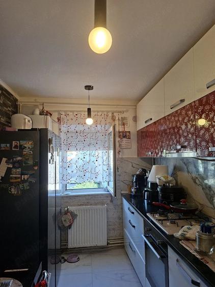 Apartament cu 4 camere decomandat în Central