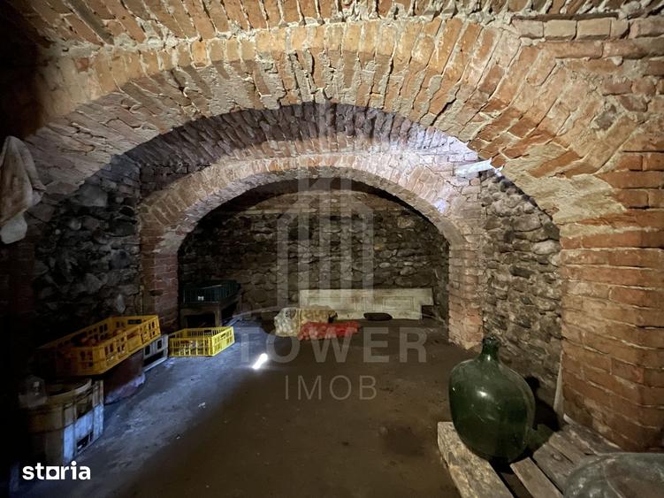 Casă cu 4 camere cu Teren 1464 Mp în Porumbacu de Jos