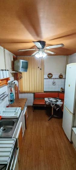 Apartament cu 3 camere decomandat în Malu Roșu