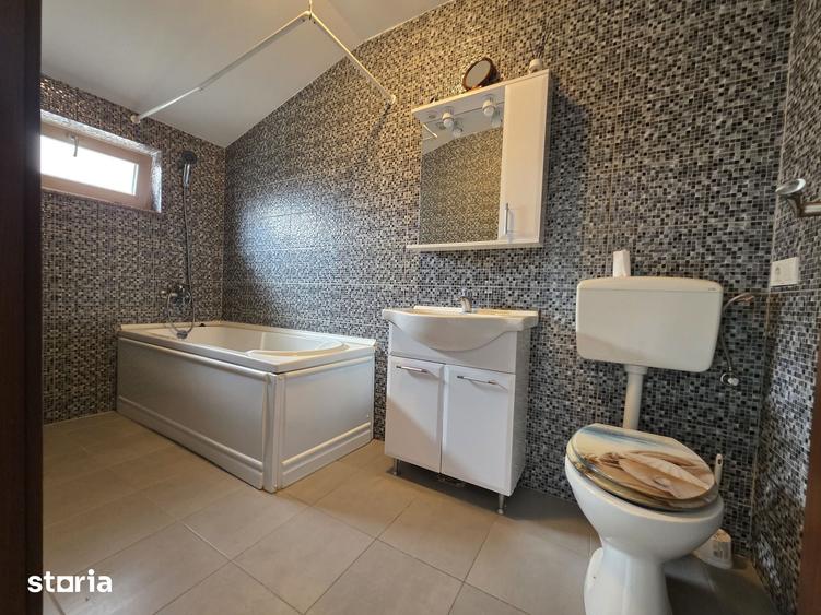 Casă cu 4 camere cu Teren 200 Mp în Trivale
