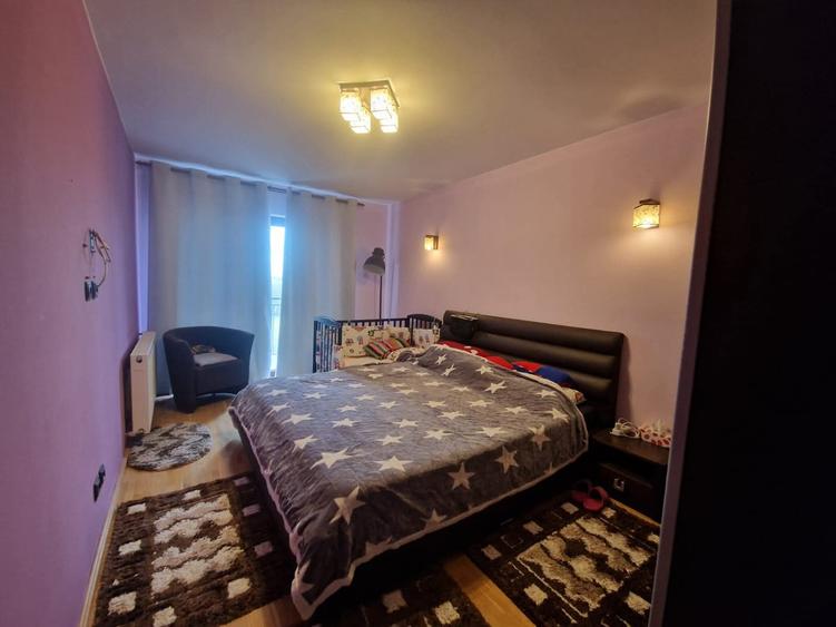 Duplex cu 5 camere cu Canalizare în Florești