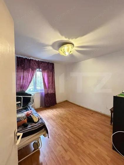Apartament cu 3 camere decomandat în Liliacului