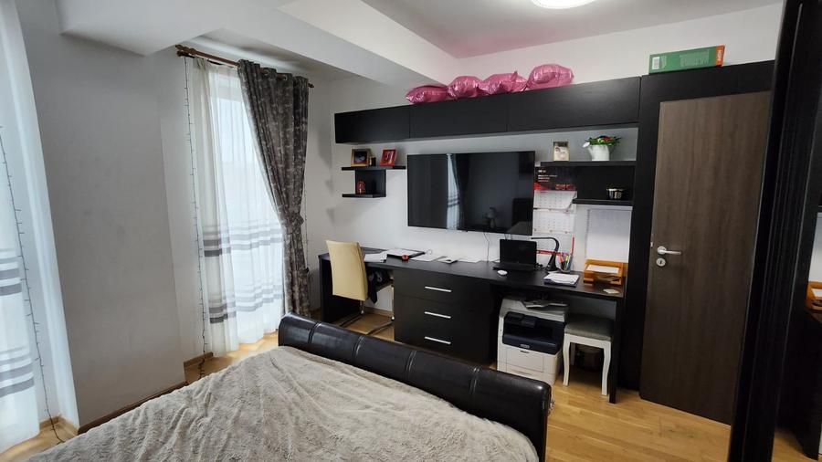 Apartament cu 3 camere decomandat, mobilat în 13 Decembrie