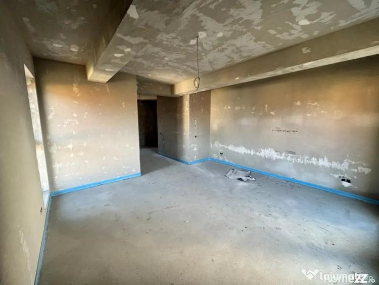 Apartament cu 2 camere decomandat în Vest