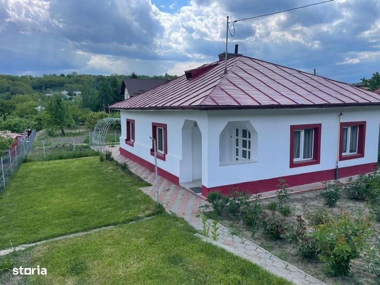 Casă cu 3 camere în Mărgineni