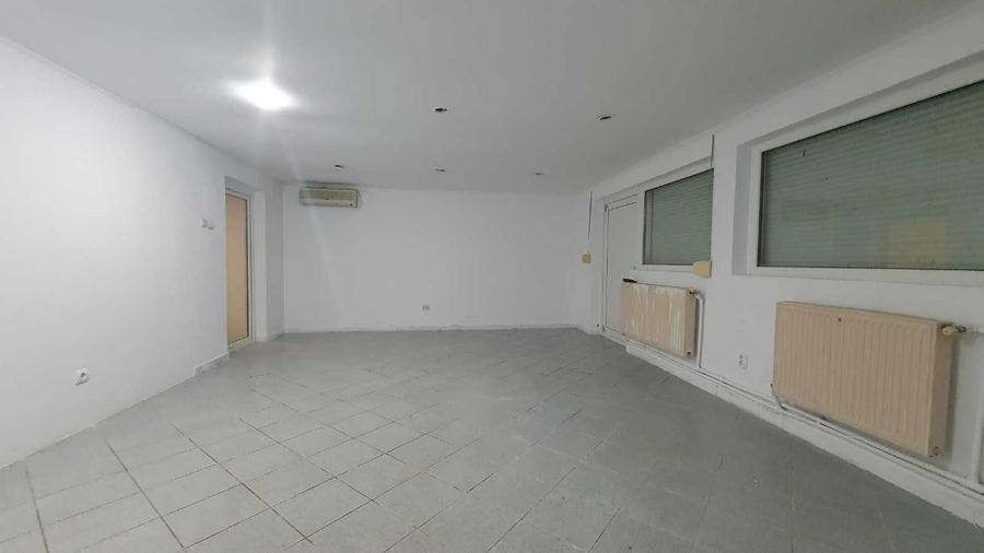 Spațiu comercial, de 65 mp, în Periș