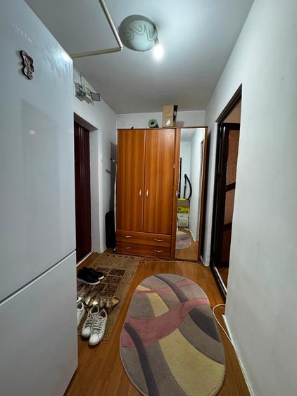 Apartament cu 2 camere decomandat în Podu Roș
