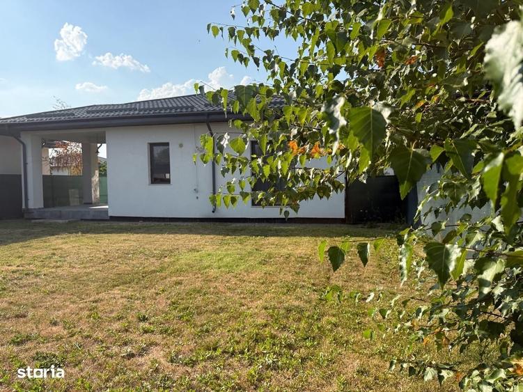 Casă cu 4 camere în Tamași
