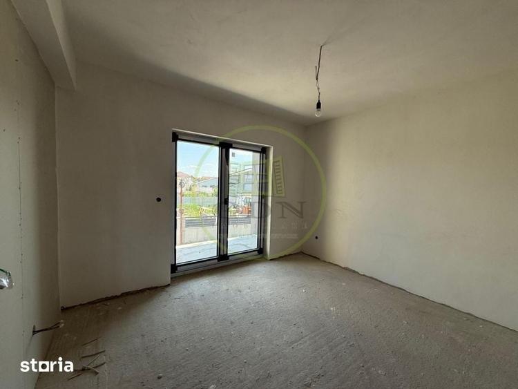 Casă cu 5 camere cu Teren 270 Mp în Malu Mare