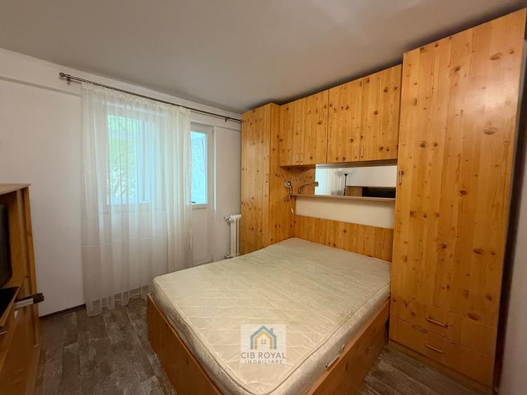Apartament cu 2 camere decomandat în Victoriei