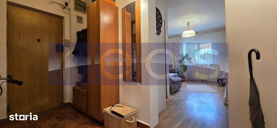 Apartament cu 3 camere în Nerva Traian