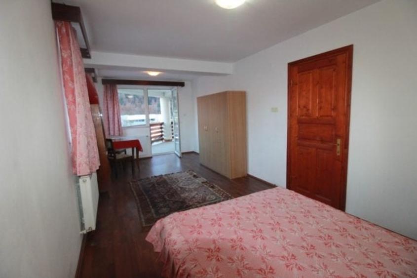 Casă cu 4 camere semidecomandat cu Teren 207 Mp în Central