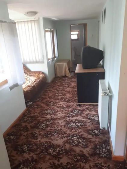 Casă cu 5 camere în Central