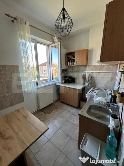 Apartament cu 2 camere decomandat în Aeroport