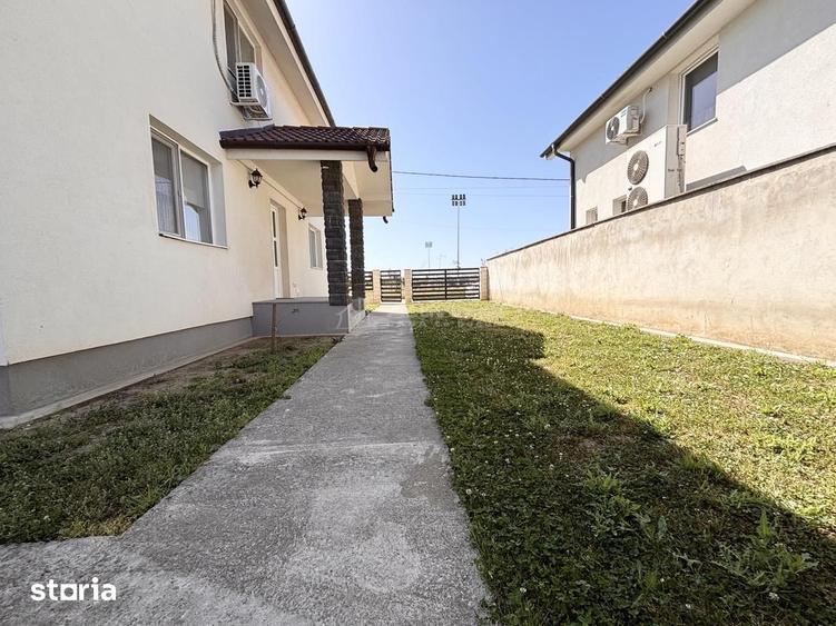 Casă cu 4 camere cu Teren 300 Mp în Sânmartin