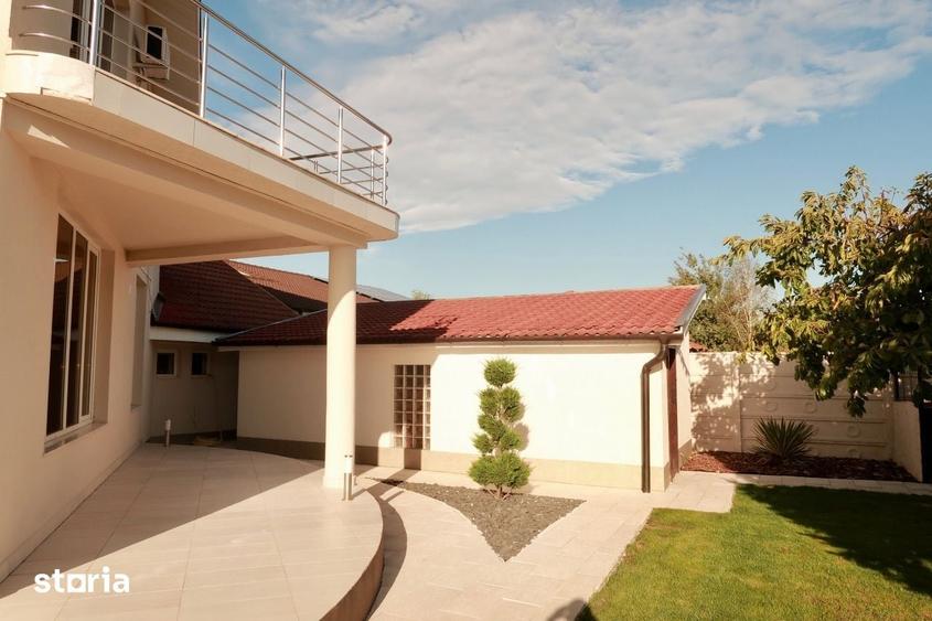 Casă cu 6 camere semidecomandat cu Teren 1400 Mp în Sânmartin