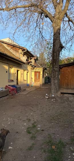 Casă cu 4 camere decomandat în Triaj
