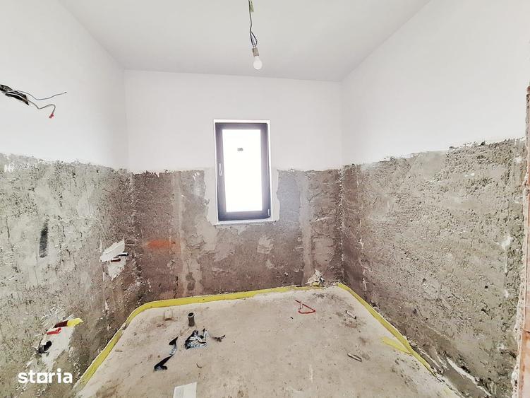 Casă cu 4 camere cu Teren 300 Mp în Mărgineni