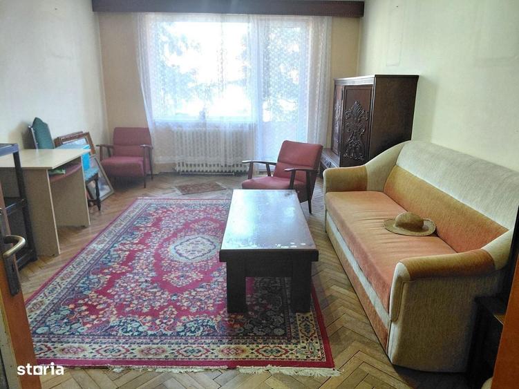 Apartament cu 3 camere decomandat în Central