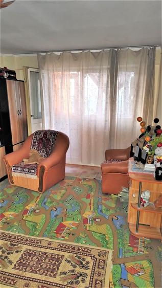 Apartament cu 2 camere decomandat în Micro 18